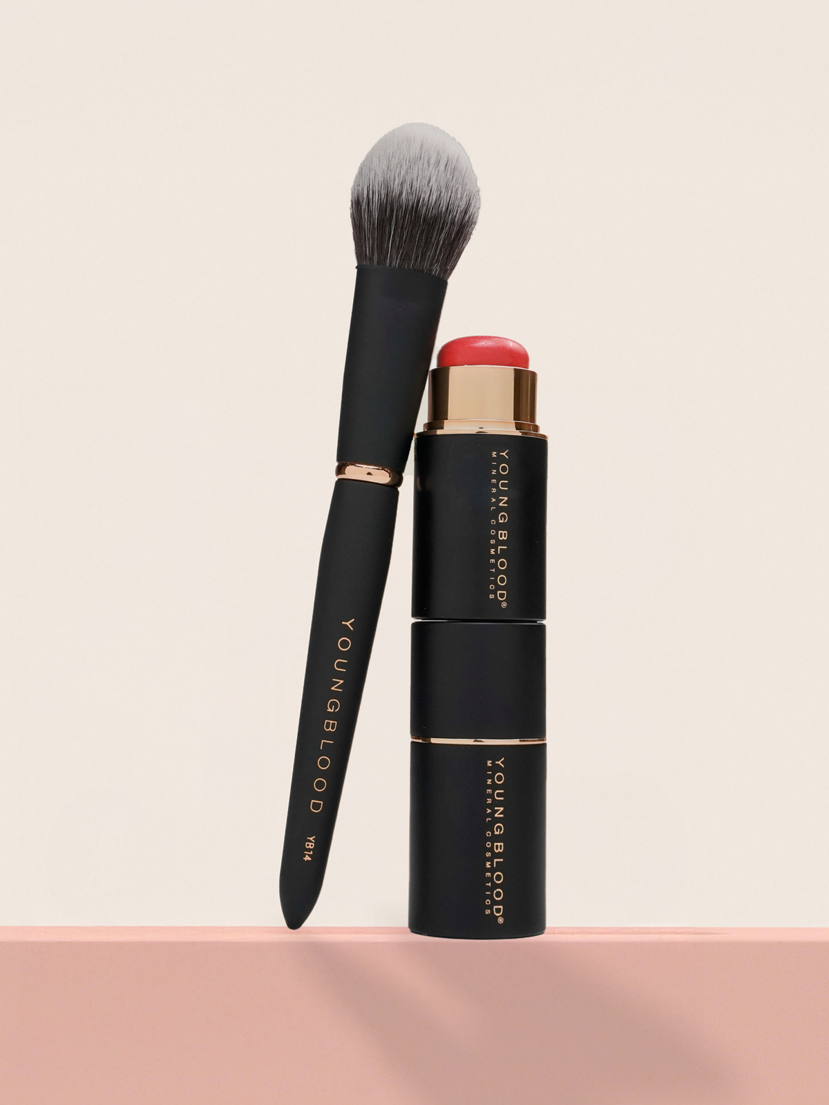 YB 14 Multi-Tasker creme blush Brush